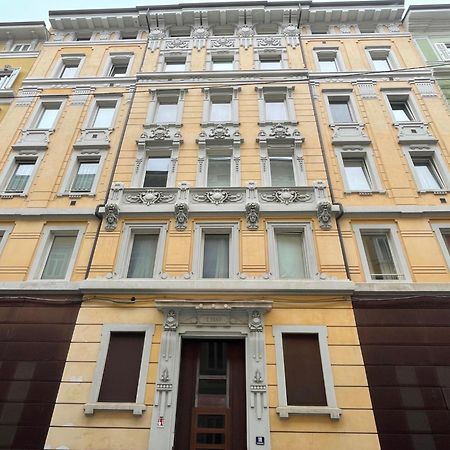 Piccola Accogliente E Luminosa Camera In Appartamento Condiviso Con Terrazza Vista Mare Triest Zewnętrze zdjęcie